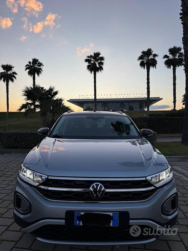 Usata VW T-Roc Style 110 CV (80 kW) 2022 Argento SUV