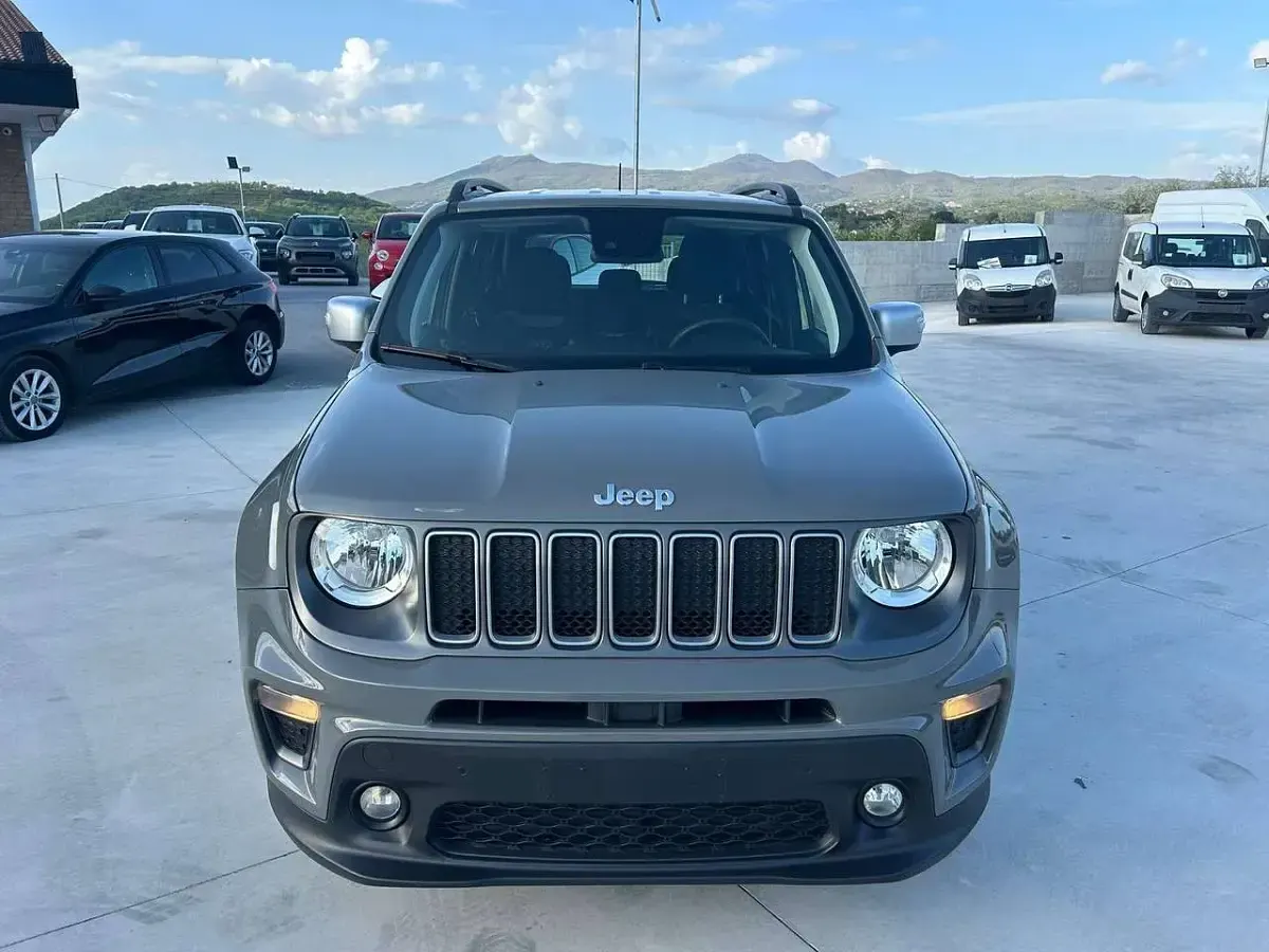 Usata Jeep Renegade Limited 131 CV (96 kW) 2022 Grigio pastello SUV