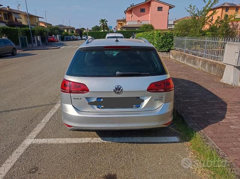 Usata VW Golf VII Highline 110 CV (80 kW) 2015 Grigio Station wagon