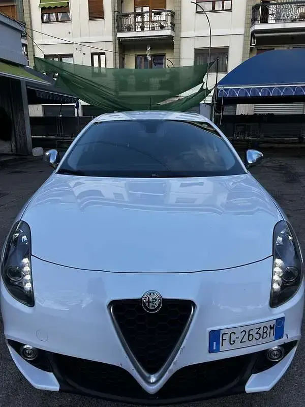 Usata Alfa Romeo Giulietta Super 120 CV (88 kW) 2016 Utilitaria