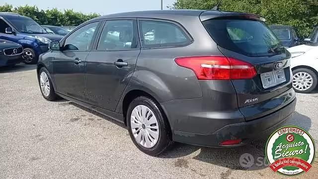 Begagnad Ford Focus Business Edition 120 HK (88 kW) 2018 Grå Kombi