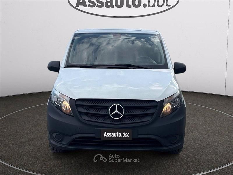 Usata Mercedes Vito 114 CV (83 kW) 2020 Bianco pastello Furgone