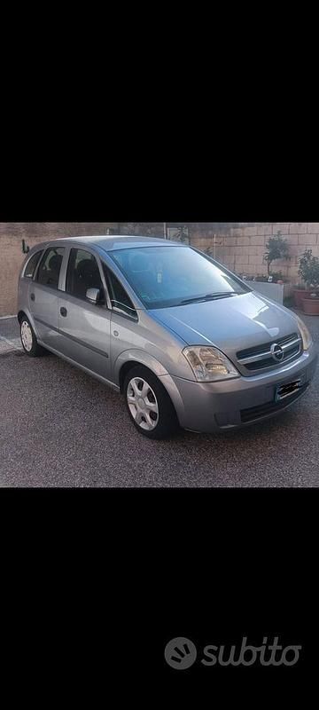 Usata Opel Meriva 101 CV (74 kW) 2004 Grigio Monovolume