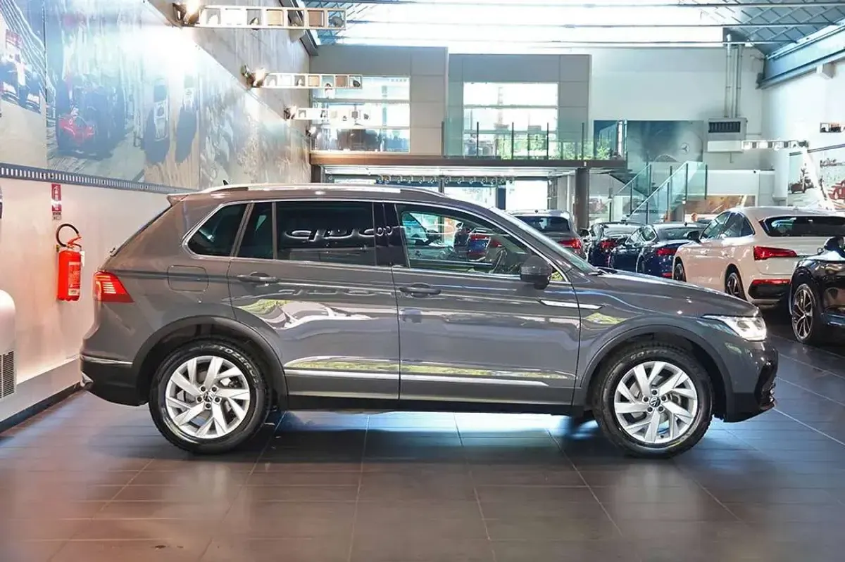 Usata VW Tiguan Elegance 150 CV (110 kW) 2023 Grigio SUV