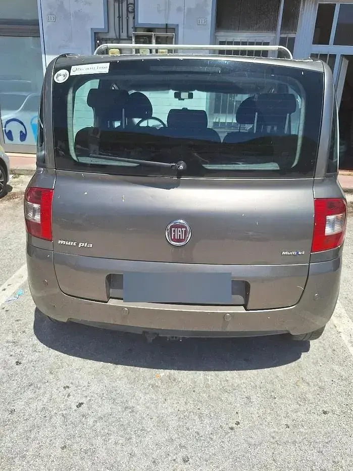 Usata Fiat Multipla 120 CV (88 kW) 2009 Grigio Monovolume