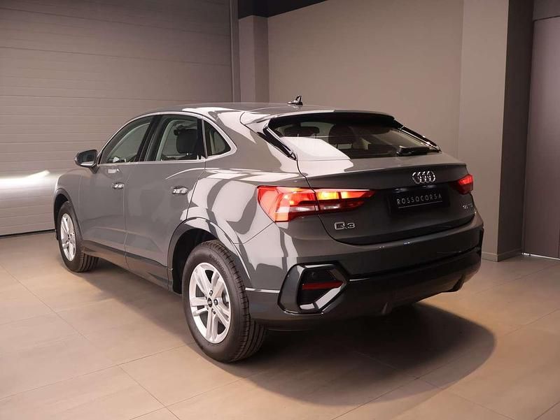 Nuova Audi Q3 Sportback 150 CV (110 kW) 2025 Grigio nano SUV