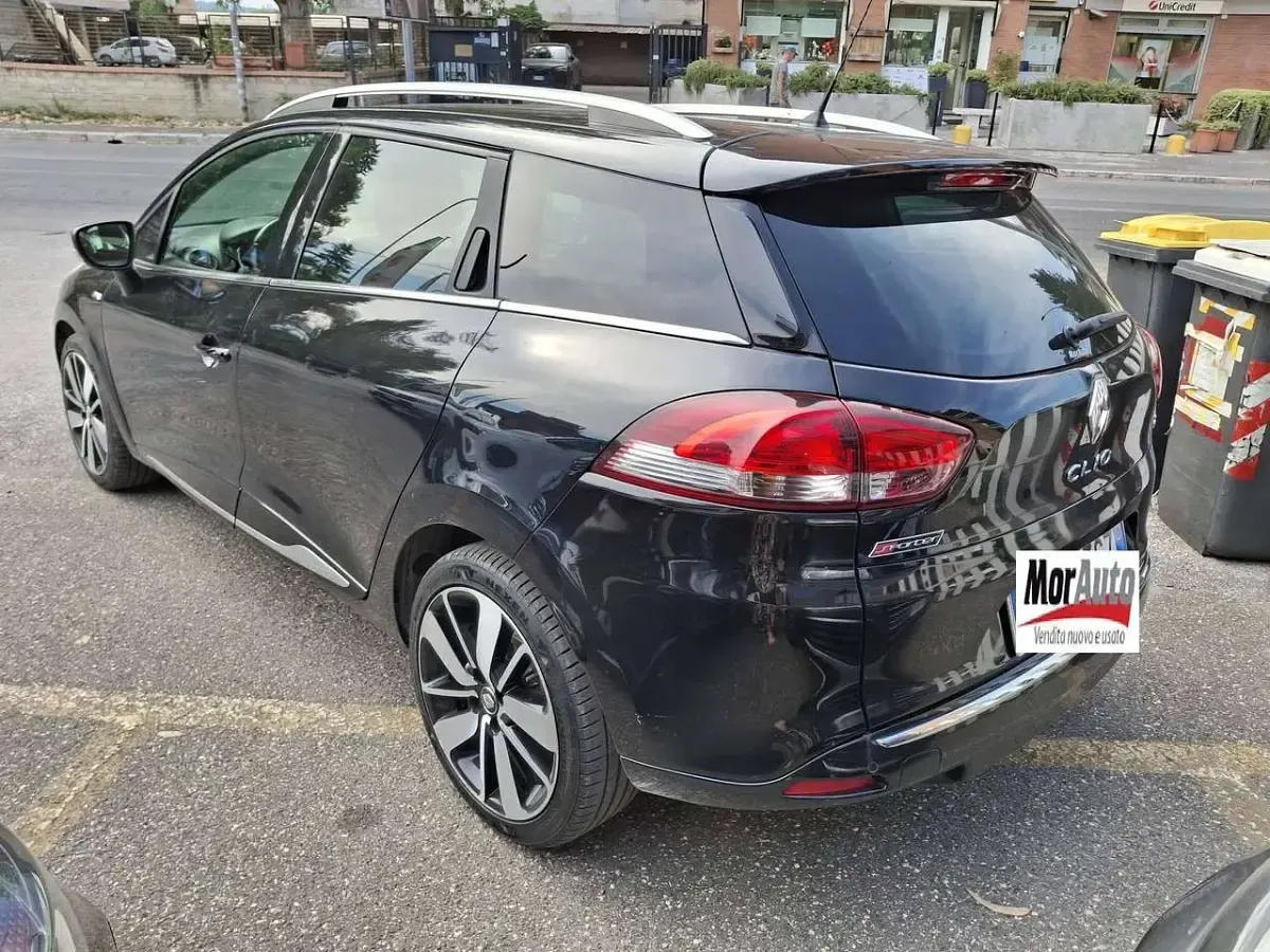 Usata Renault Clio 90 CV (66 kW) 2016 Nero Station wagon