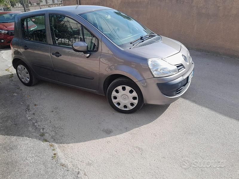 Usata Renault Modus 86 CV (63 kW) 2009 Grigio Monovolume