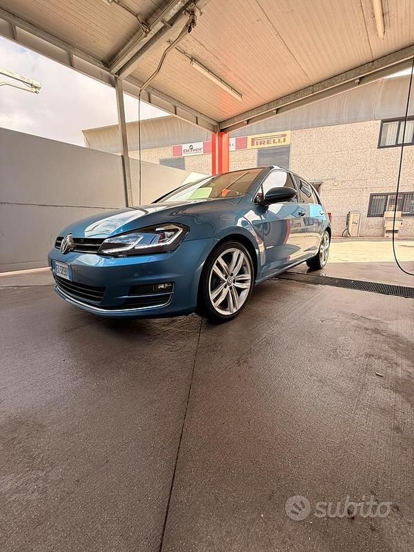 Blu Usata 2014 VW Golf VII Highline Tre volumi | 12.500 € (Buon prezzo) - Immagine 1/4