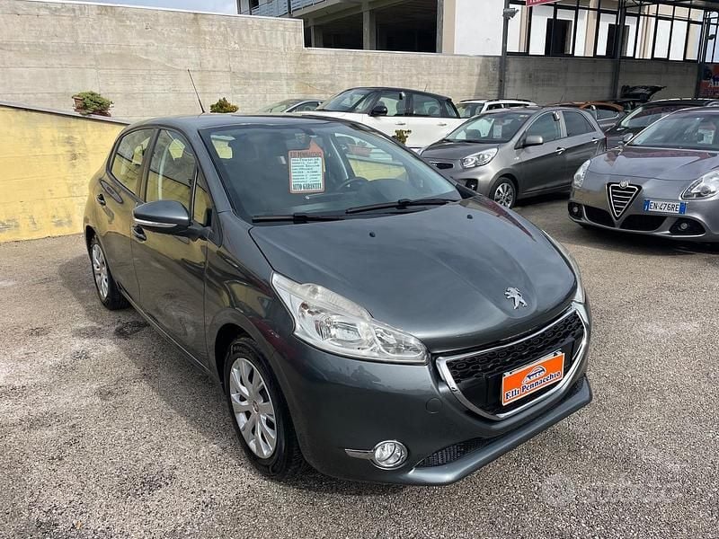 Usata Peugeot 208 81 CV (59 kW) 2017 Grigio Utilitaria