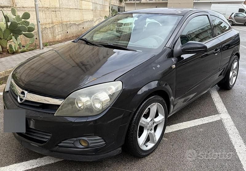 Usata Opel Astra GTC Cosmo 120 CV (88 kW) 2006 Nero Berlina