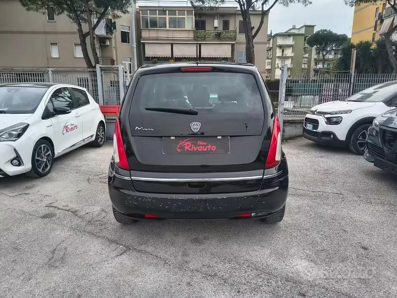 Usata Lancia Musa 77 CV (56 kW) 2009 Nero Monovolume