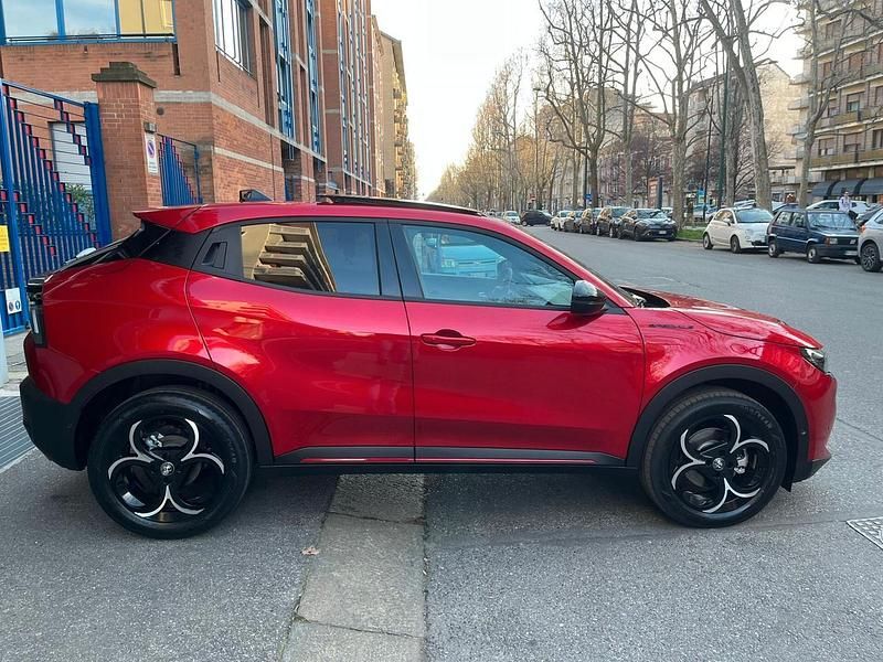 Nuova Alfa Romeo Junior Edizione Speciale 135 CV (99 kW) 2025 Rosso SUV