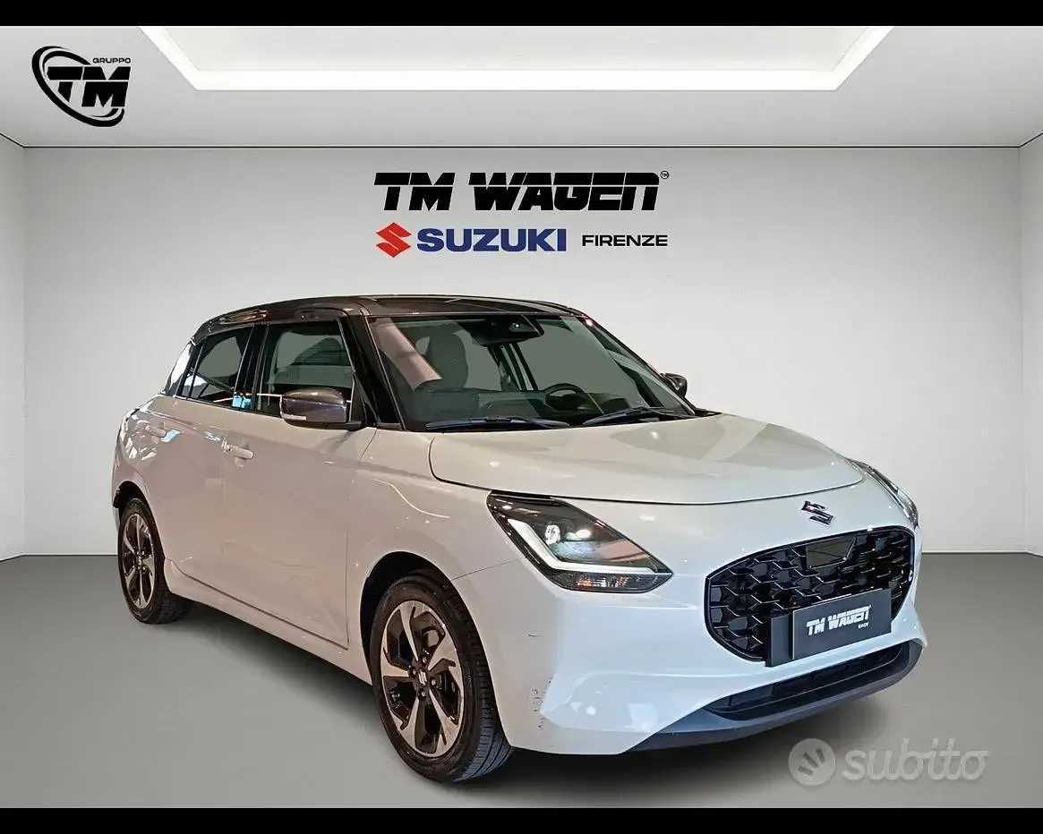 Usata Suzuki Swift 83 CV (61 kW) 2025 Bicolore Utilitaria