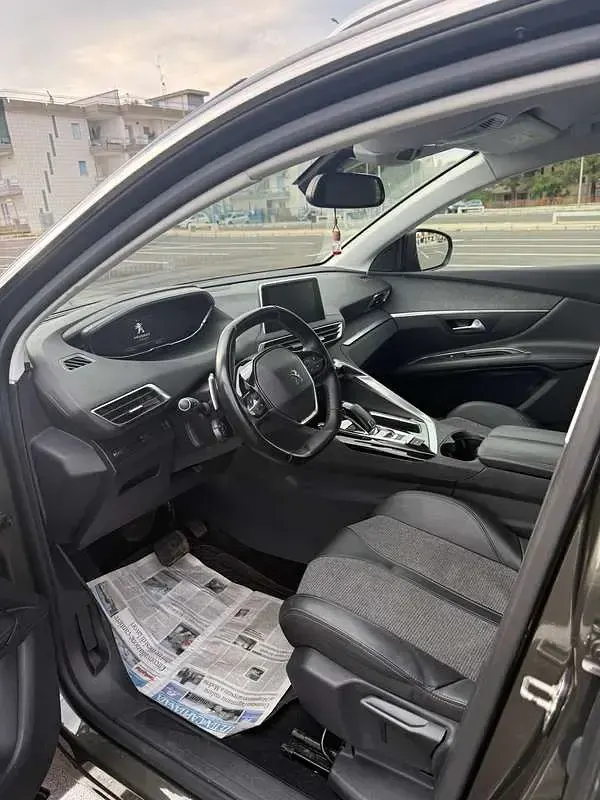 Usata Peugeot 3008 Allure 131 CV (96 kW) 2019 Beige SUV