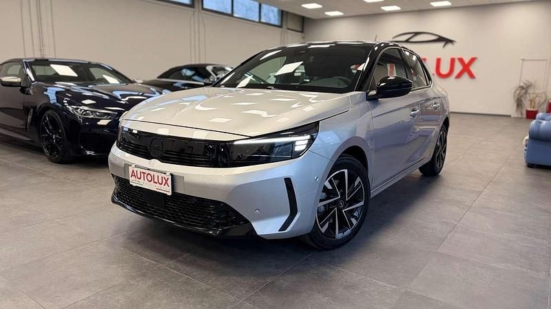 Usata Opel Corsa 101 CV (74 kW) 2025 Argento Berlina