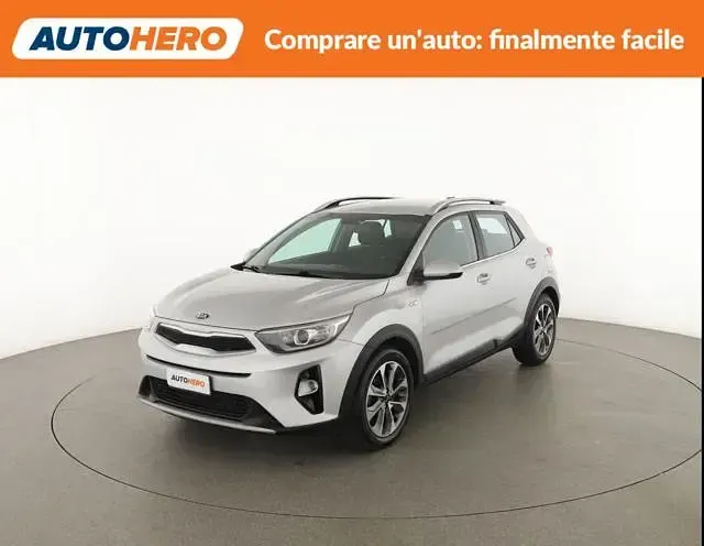 Usata Kia Stonic Style 120 CV (88 kW) 2019 Grigio SUV