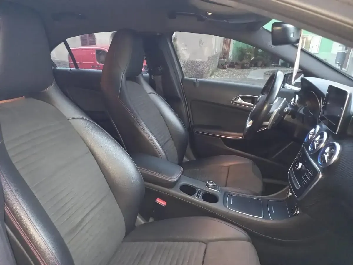Usata Mercedes A220 Premium 177 CV (130 kW) 2016 Grigio Utilitaria
