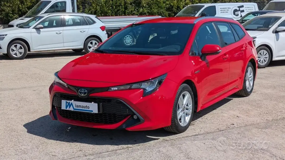 Usata Toyota Corolla Business Edition 98 CV (72 kW) 2021 Rosso Furgone