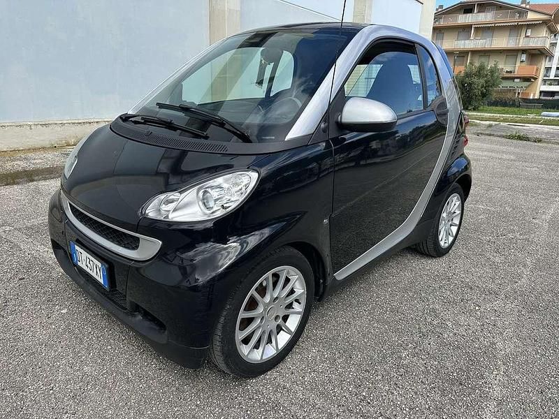 Usata 2009 Smart ForTwo Coupé Due volumi | 2999 € (Ottimo prezzo) - Immagine 1/4