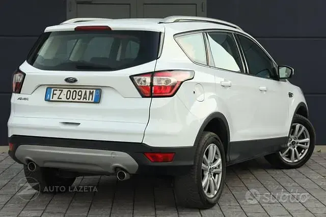 Usata Ford Kuga Titanium 120 CV (88 kW) 2019 Bianco SUV