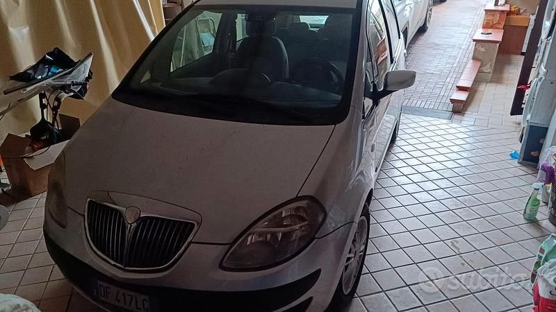 Usata Lancia Musa 2007 Grigio Monovolume