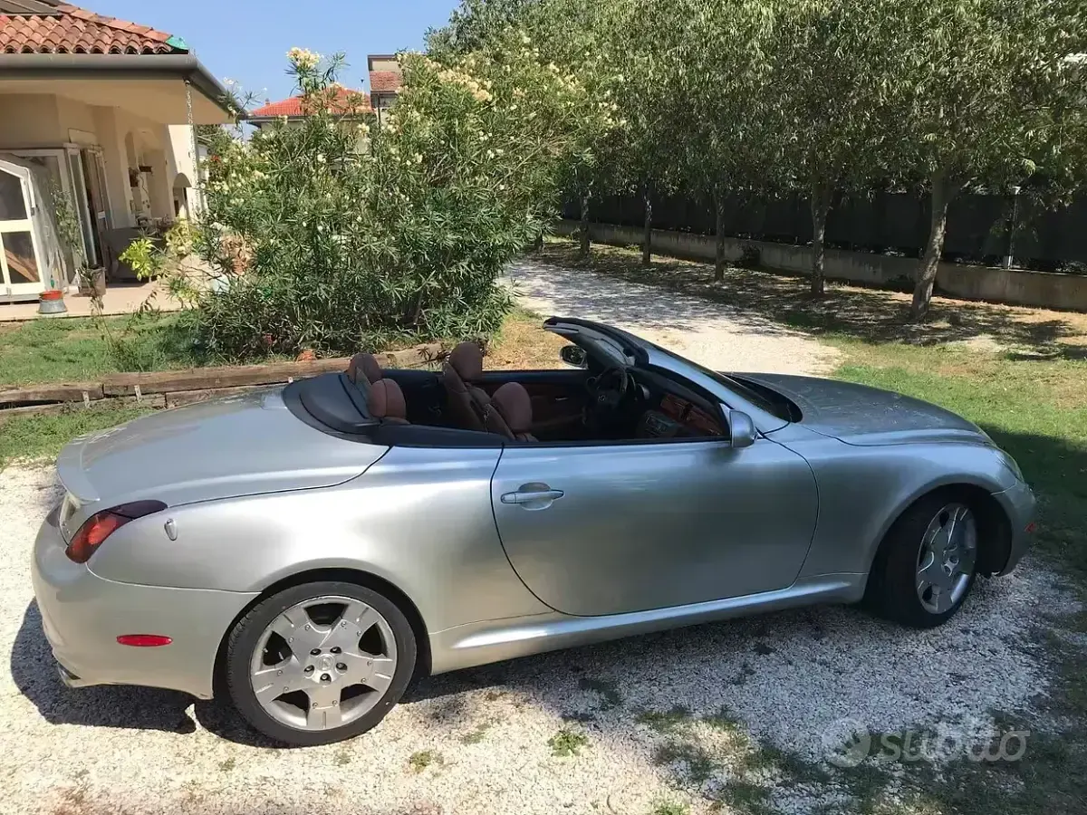 Usata Lexus SC430 286 CV (210 kW) 2018 Grigio Cabrio