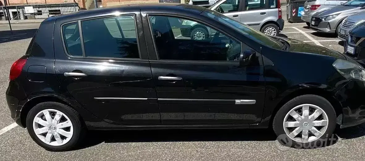 Usata Renault Clio II 75 CV (55 kW) 2010 Nero Berlina