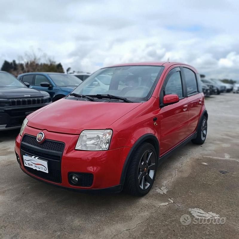 Usata Fiat Panda 100 CV (73 kW) 2008 Rosso Utilitaria