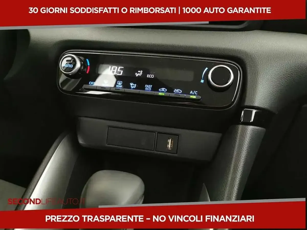 Usata Toyota Yaris Trend 120 CV (88 kW) 2023 Argento Utilitaria