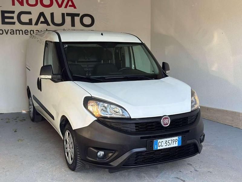 Usata Fiat Doblò S 95 CV (69 kW) 2020 Grigio Monovolume