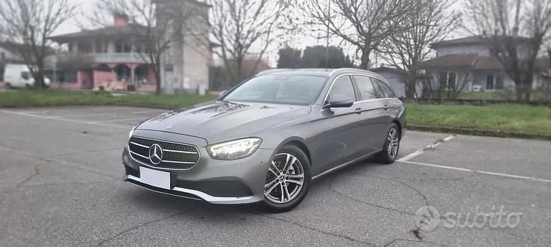 Usata Mercedes E200 Premium 160 CV (117 kW) 2021 Grigio Station wagon