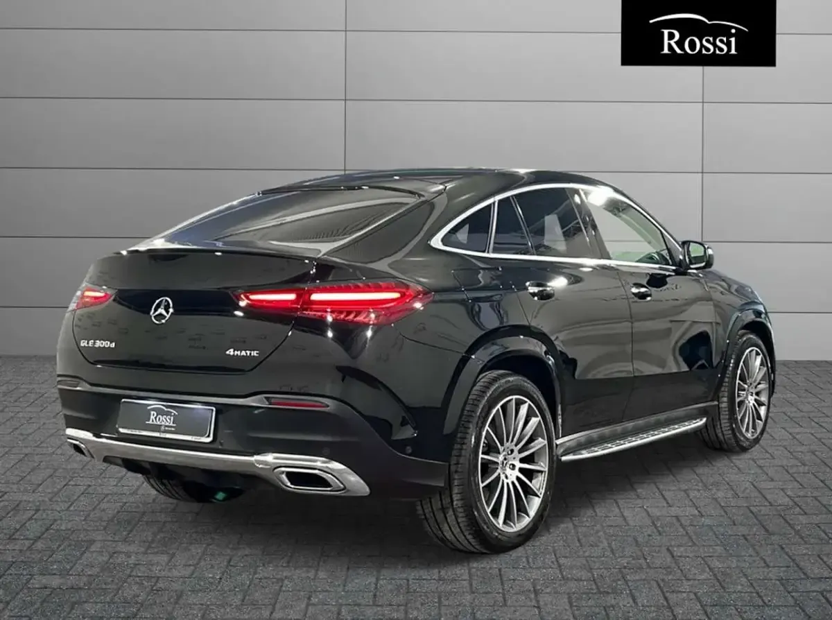Begagnad Mercedes GLE300 AMG Line Premium 269 HK (197 kW) 2024 Svart Sportkupé