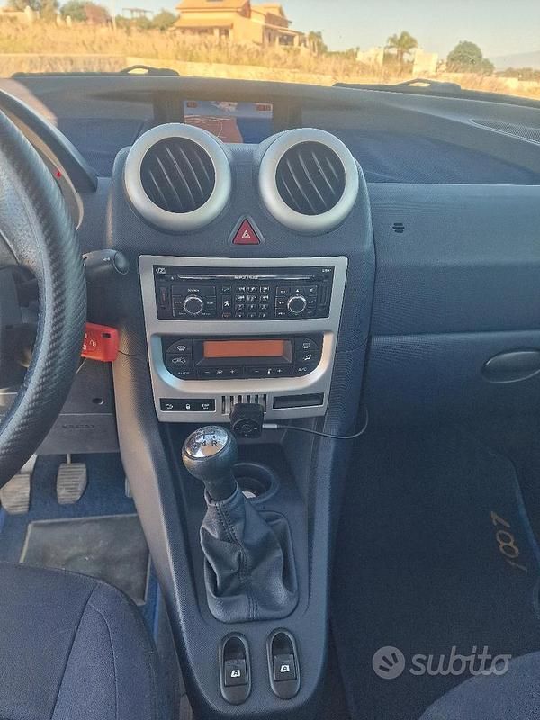 Usata Peugeot 1007 70 CV (51 kW) 2009 Blu Monovolume