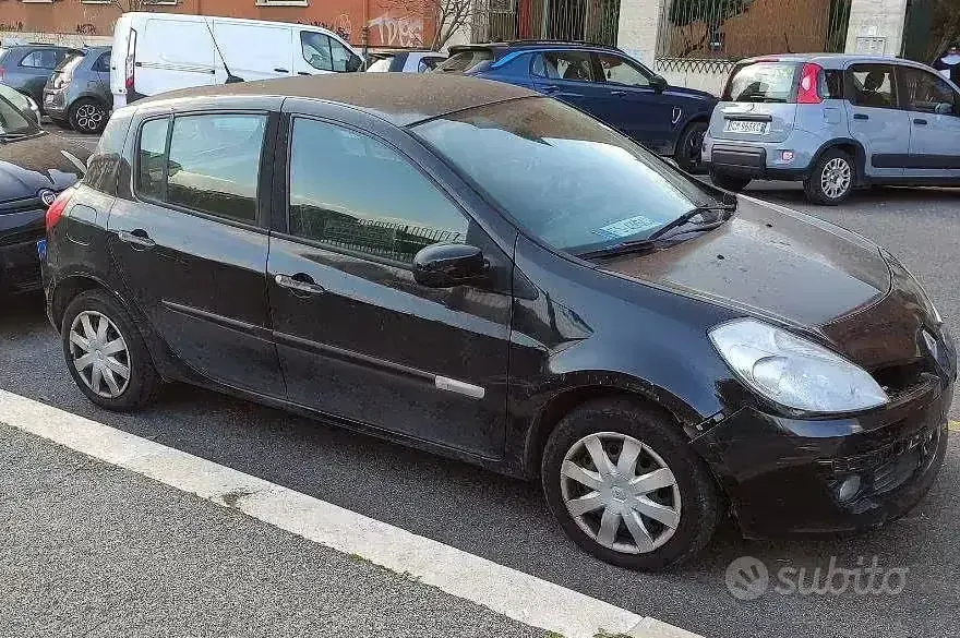 Usado Renault Clio II 68 CV (50 kW) 2009 Negro Berlina