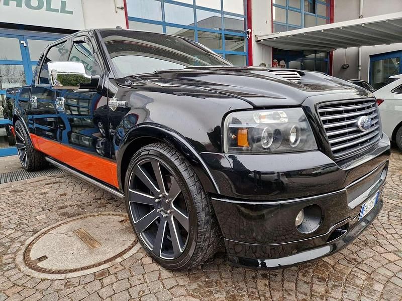 Usata Ford V8 305 CV (224 kW) 2007 Nero SUV