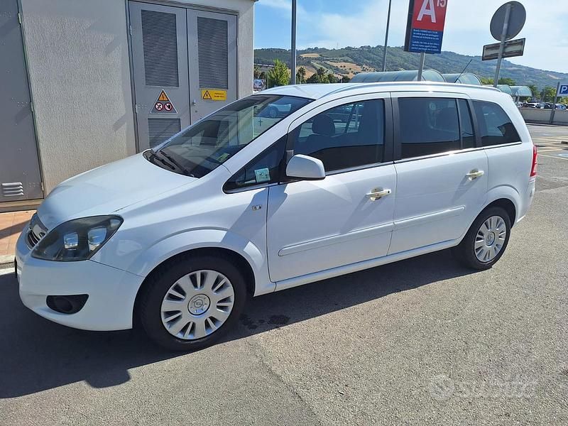 Usata Opel Zafira 97 CV (71 kW) 2012 Bianco Monovolume