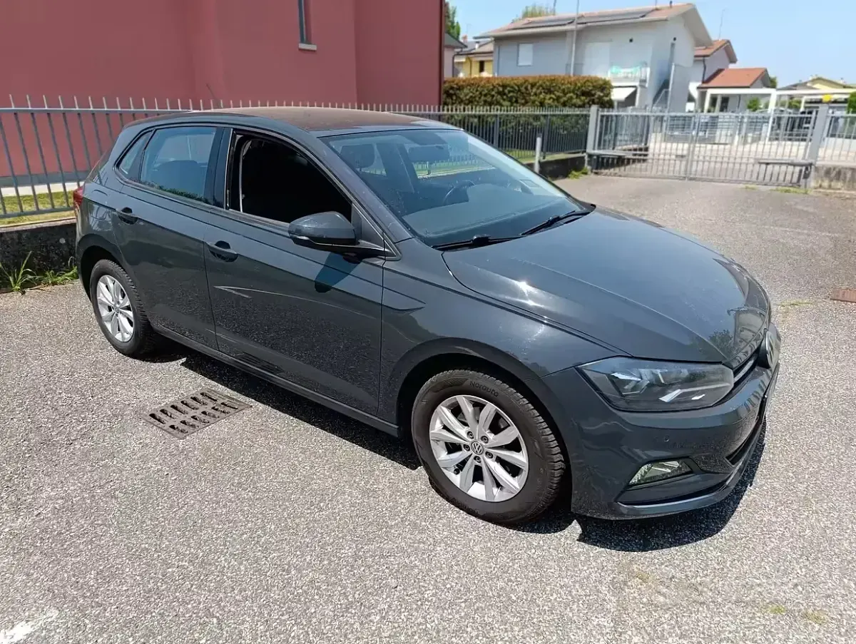 Usata VW Polo 95 CV (69 kW) 2018 Grigio Utilitaria