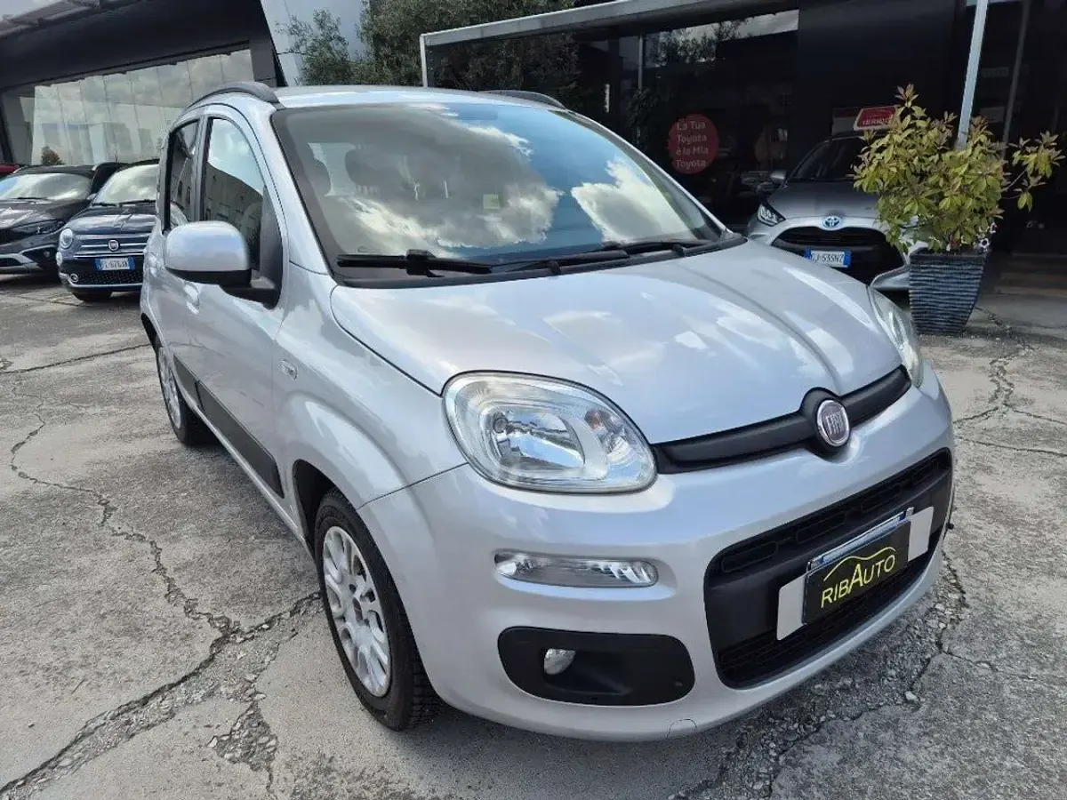 Usata Fiat Panda Lounge 69 CV (50 kW) 2014 Argento Utilitaria
