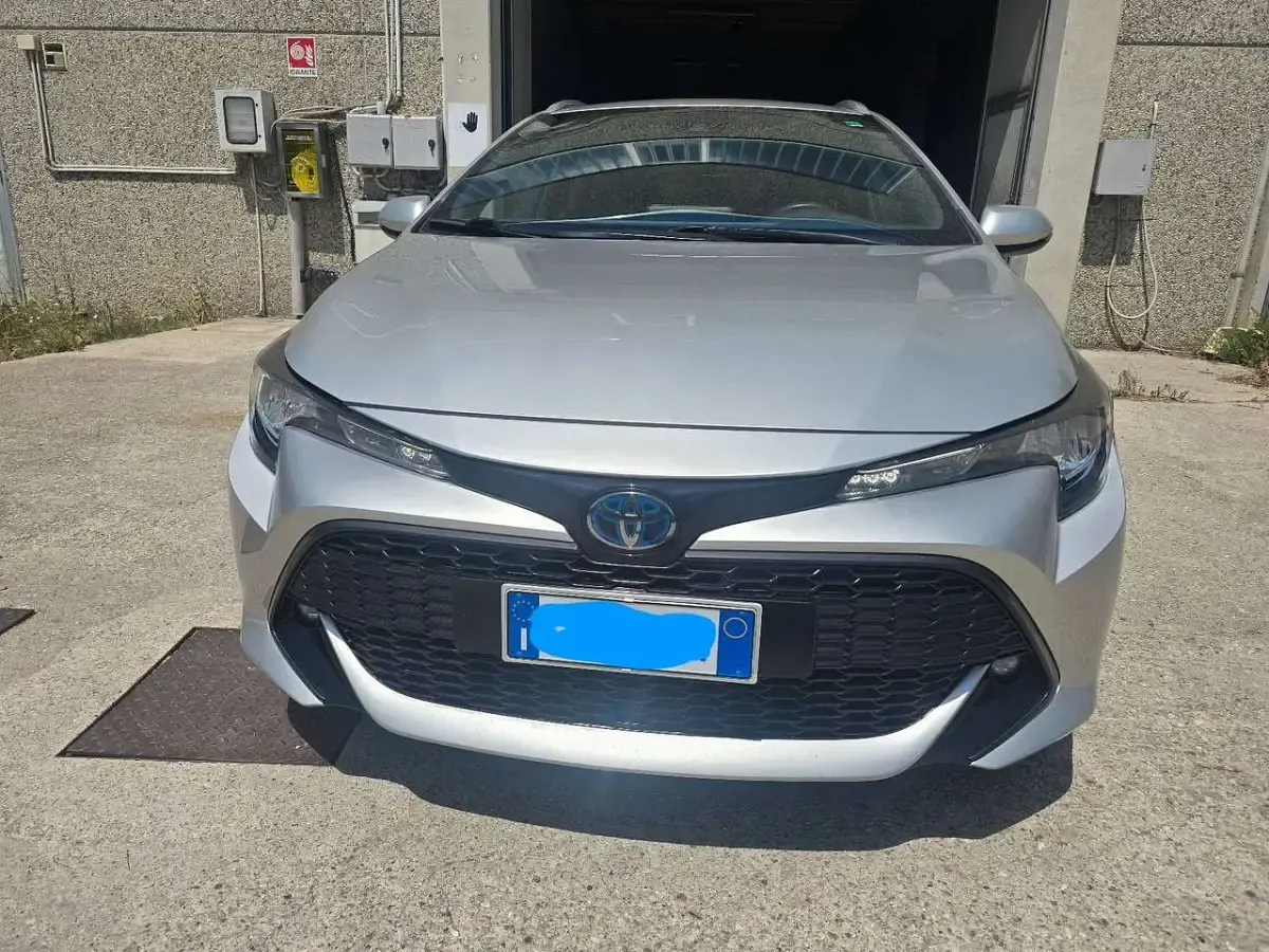 Usata Toyota Corolla Business Edition 98 CV (72 kW) 2021 Argento Station wagon