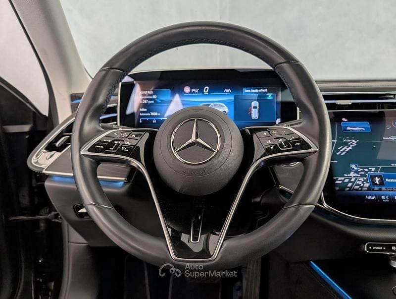 Usata Mercedes E300 Advanced 268 CV (197 kW) 2024 Grigio Station wagon