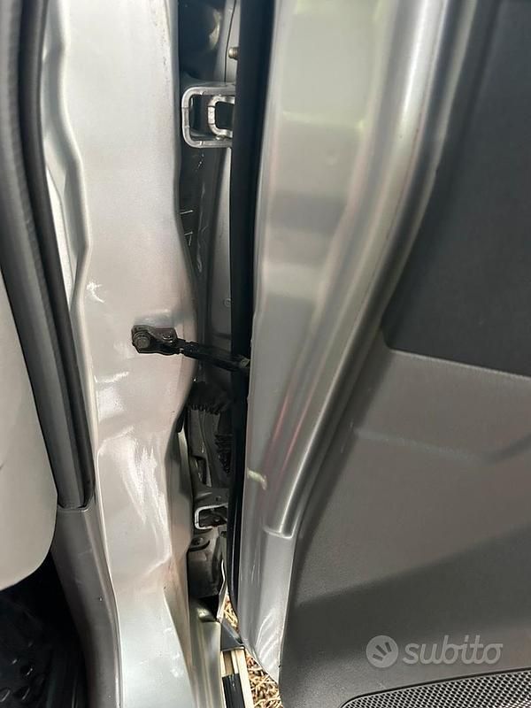 Usata Mitsubishi Pajero 115 CV (84 kW) 2002 Grigio SUV