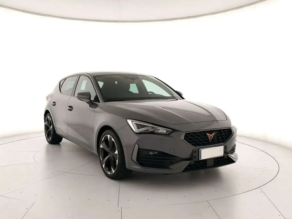 Usata Cupra Leon 150 CV (110 kW) 2023 Grigio graphene Berlina