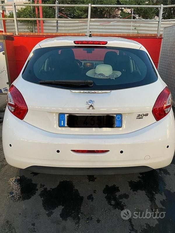 Usata Peugeot 208 Active 92 CV (67 kW) 2013 Bianco Utilitaria
