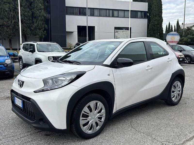 Usata Toyota Aygo X Active 72 CV (52 kW) 2025 Bianco SUV