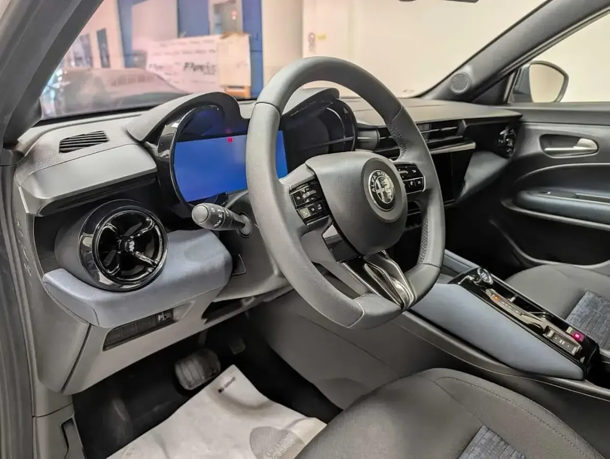 Usata Alfa Romeo GT Junior 136 CV (100 kW) 2025 Beige SUV