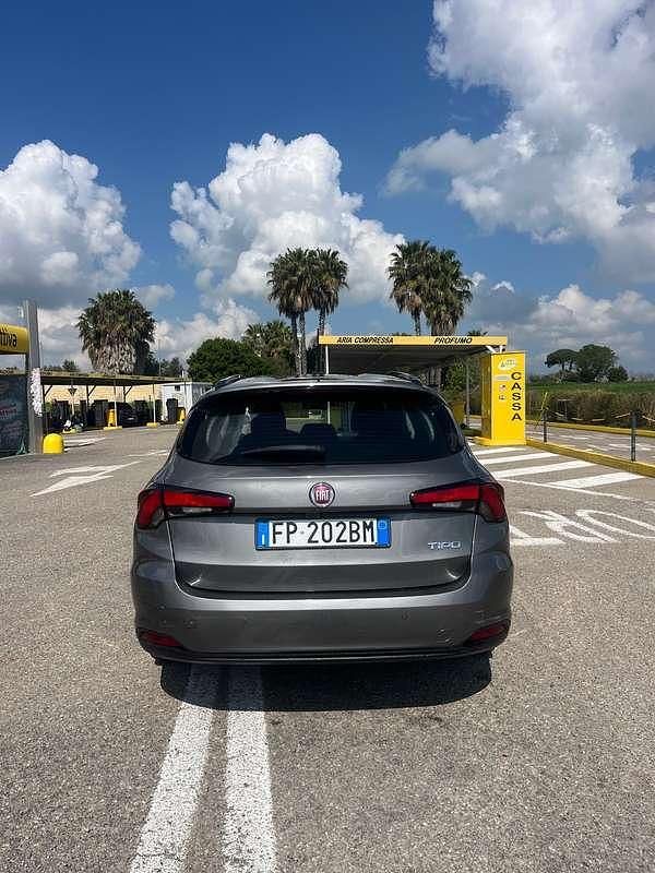 Usata Fiat Tipo Easy 120 CV (88 kW) 2018 Grigio Station wagon