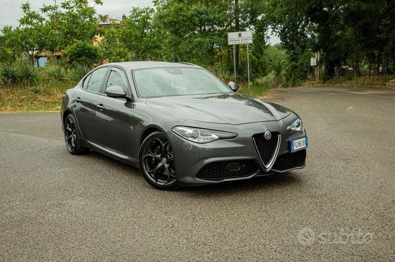 Grigio Usata 2017 Alfa Romeo Giulia Veloce Tre volumi | 20.000 € (Buon prezzo) - Immagine 1/4