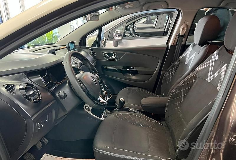 Usado Renault Captur 90 CV (66 kW) 2014 Marrón SUV