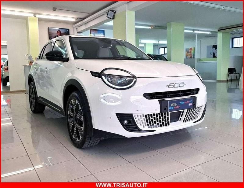 Bianco Usata 2024 Fiat 600 La Prima Tre volumi | 19.900 € - Immagine 1/4